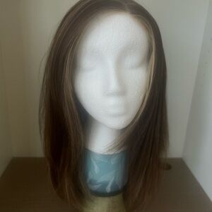 Estetica Locklan synthetic wig hand, tied lace, front mono, top caramel kiss